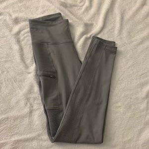 Old Navy High-Rise 7-8 Length Street Leggings